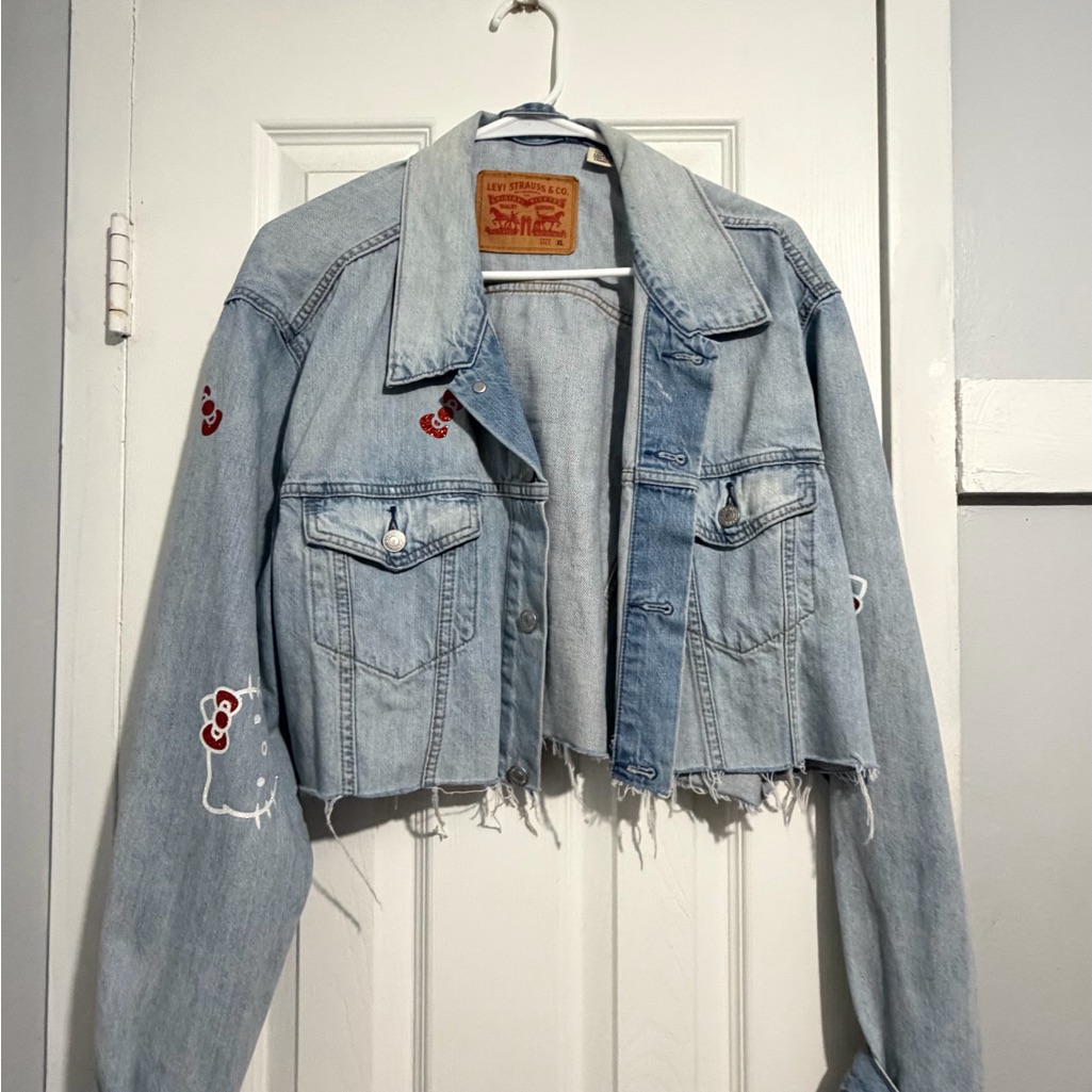 Levi's Cropped Light Blue Denim Jacket With Red Embroidery